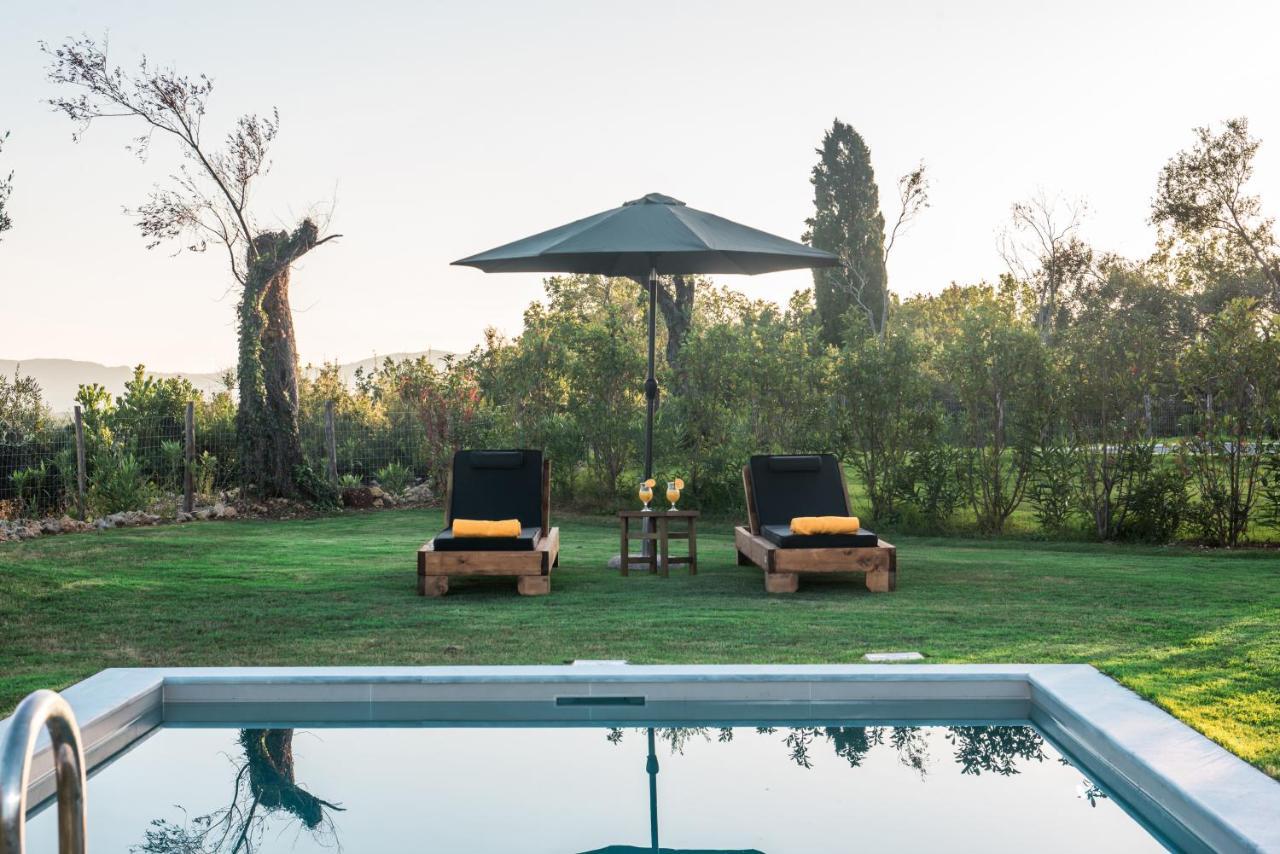 Villas Epta Karpi Complex Of 7 Luxury Villas Skriperon Esterno foto